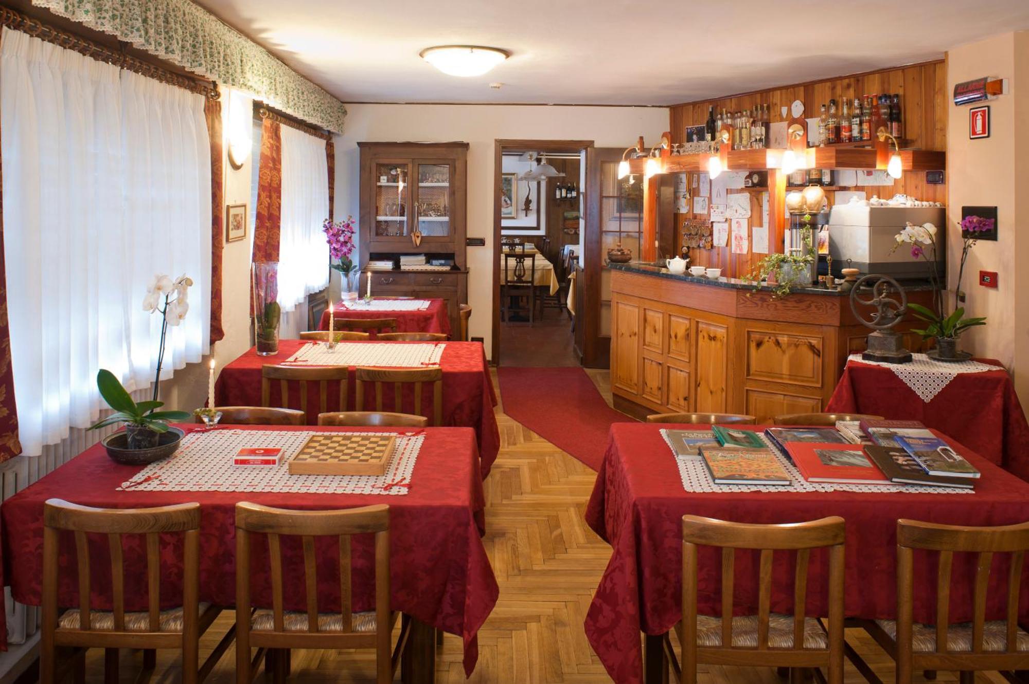 Albergo Castello Da Bonino Шампоршер Екстериор снимка