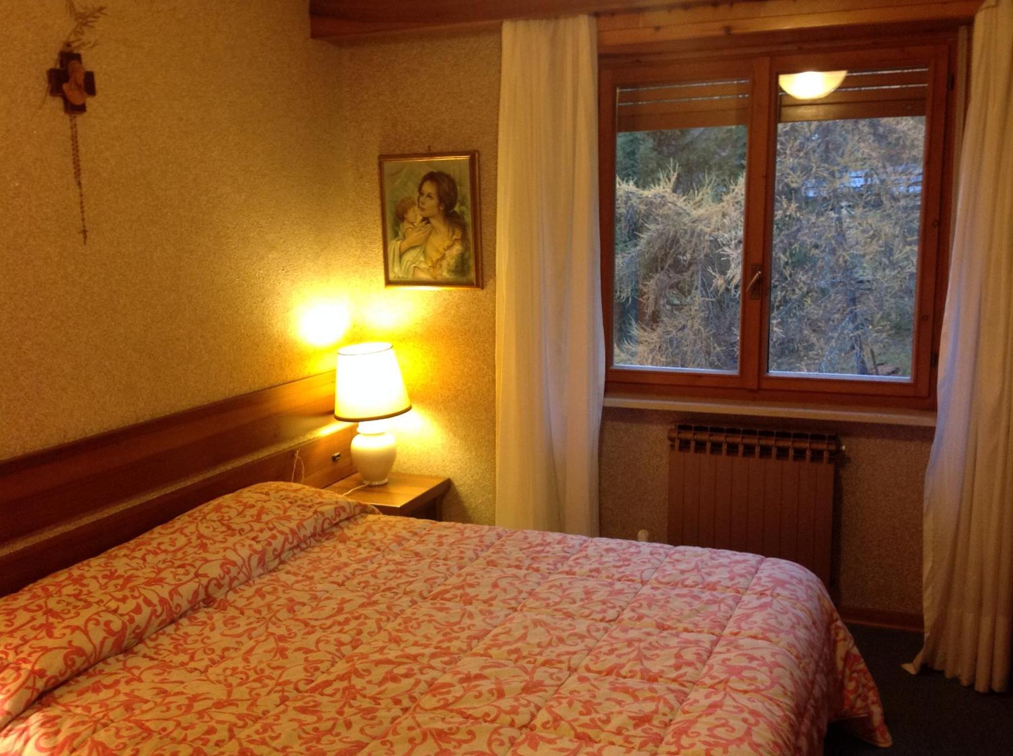 Albergo Castello Da Bonino Шампоршер Стая снимка