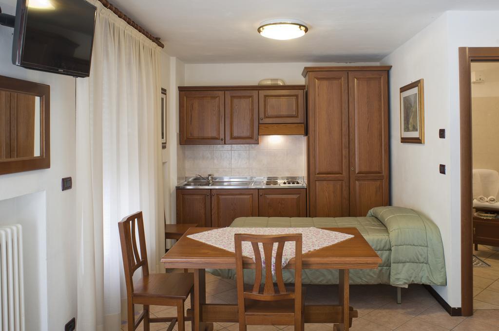 Albergo Castello Da Bonino Шампоршер Екстериор снимка